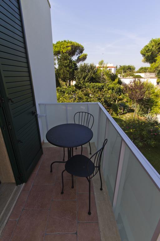 B&B Neptunia Fronte Mare Torre Specchia Ruggeri Luaran gambar