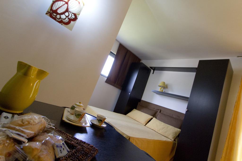 B&B Neptunia Fronte Mare Torre Specchia Ruggeri Luaran gambar