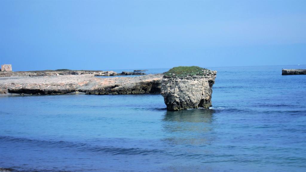 B&B Neptunia Fronte Mare Torre Specchia Ruggeri Luaran gambar