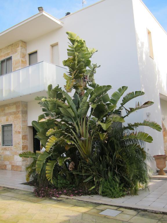 B&B Neptunia Fronte Mare Torre Specchia Ruggeri Luaran gambar