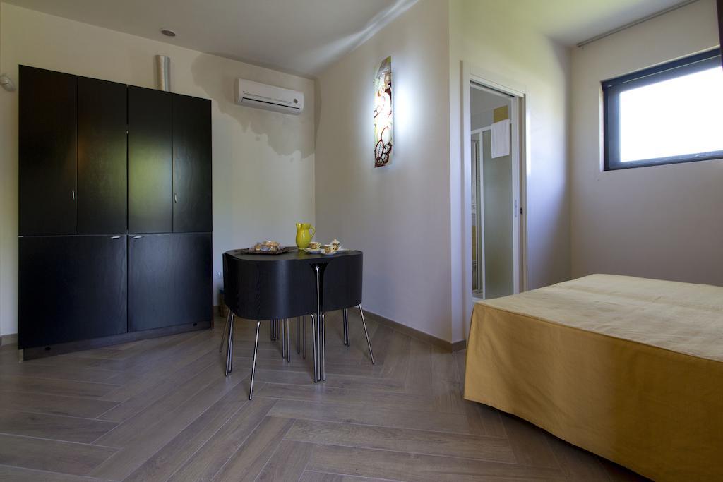 B&B Neptunia Fronte Mare Torre Specchia Ruggeri Luaran gambar