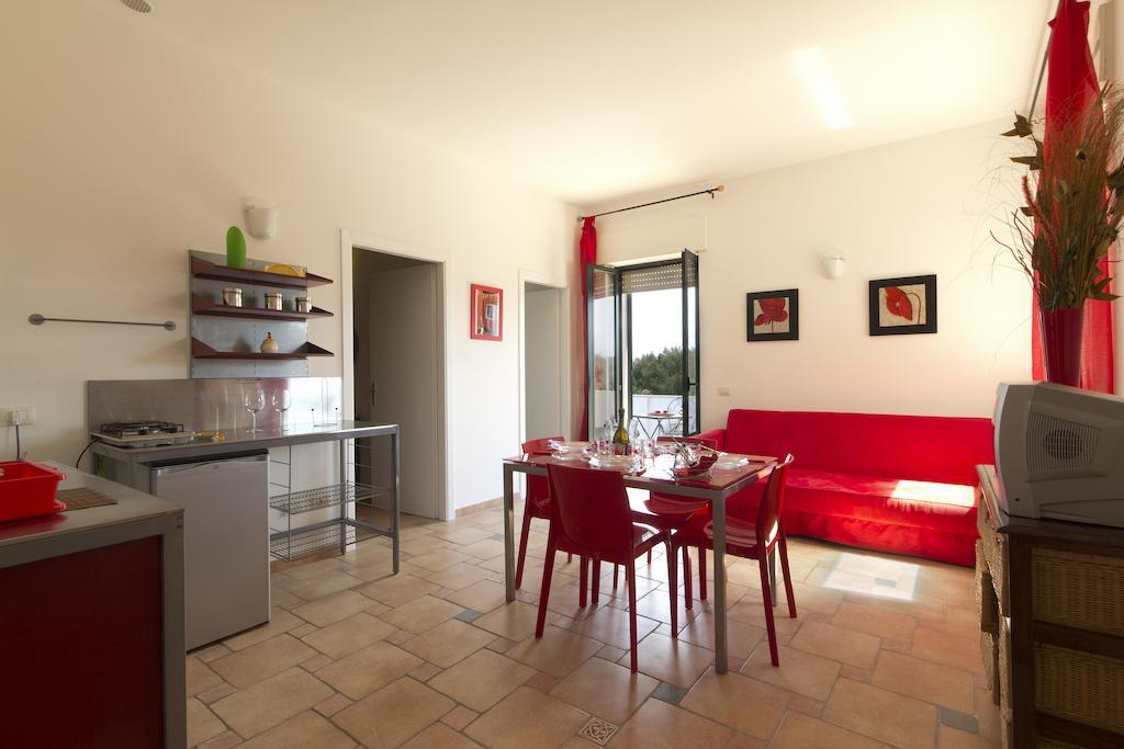 B&B Neptunia Fronte Mare Torre Specchia Ruggeri Bilik gambar