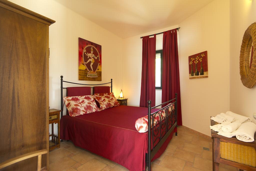 B&B Neptunia Fronte Mare Torre Specchia Ruggeri Bilik gambar