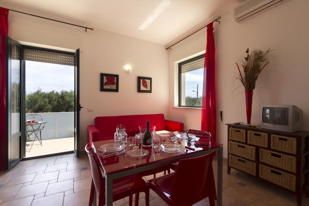 B&B Neptunia Fronte Mare Torre Specchia Ruggeri Bilik gambar