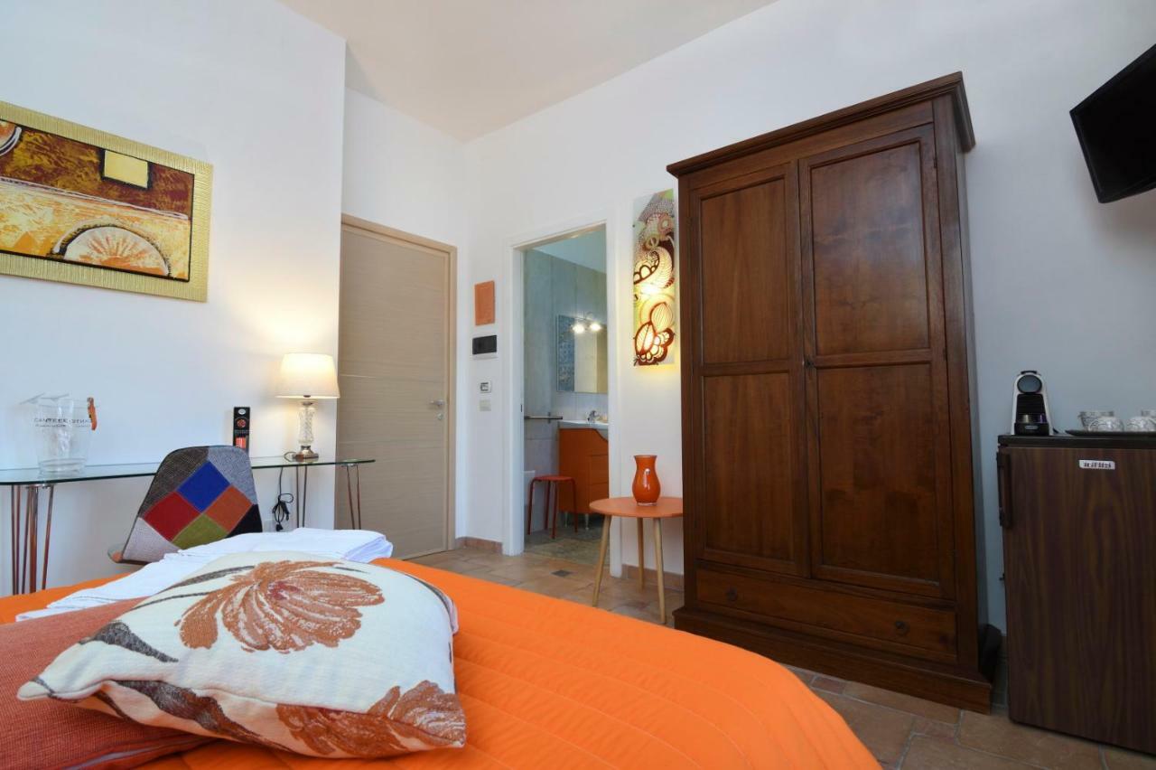 B&B Neptunia Fronte Mare Torre Specchia Ruggeri Luaran gambar