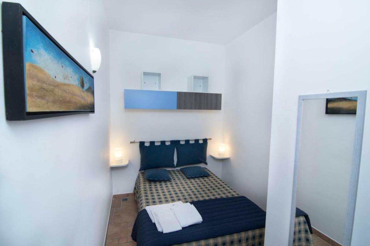 B&B Neptunia Fronte Mare Torre Specchia Ruggeri Luaran gambar