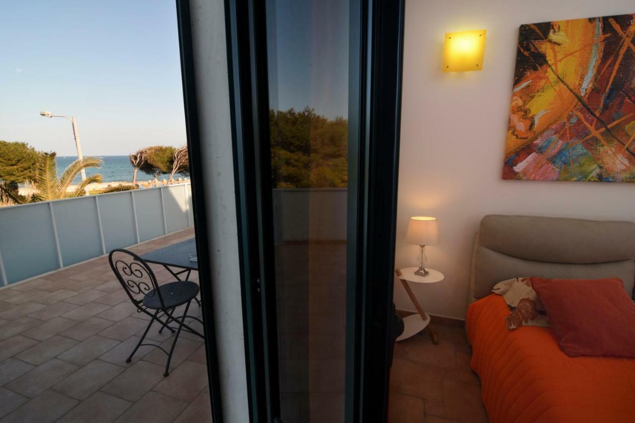 B&B Neptunia Fronte Mare Torre Specchia Ruggeri Luaran gambar