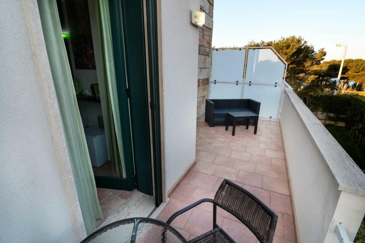 B&B Neptunia Fronte Mare Torre Specchia Ruggeri Luaran gambar
