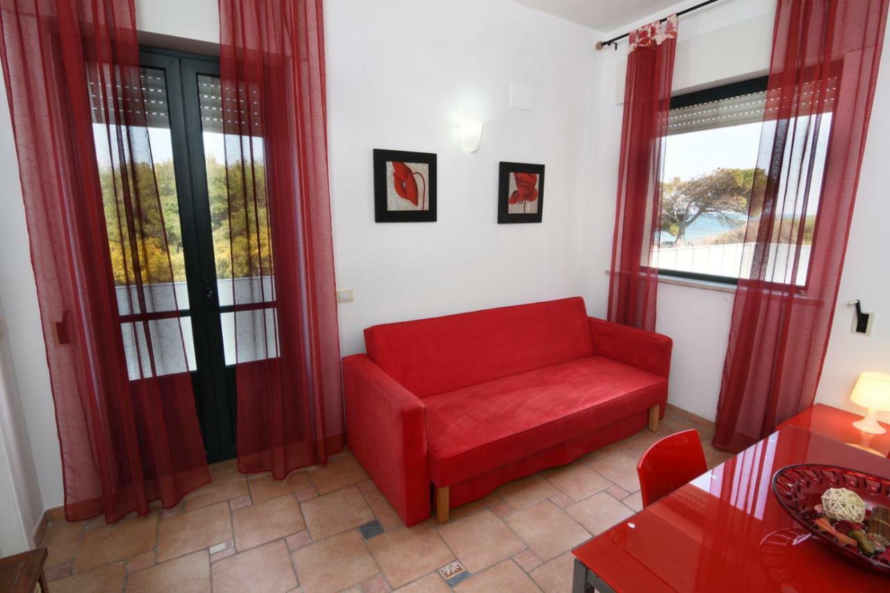 B&B Neptunia Fronte Mare Torre Specchia Ruggeri Luaran gambar