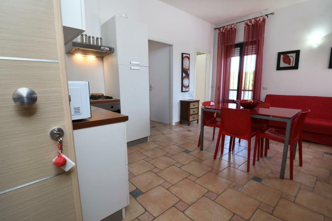 B&B Neptunia Fronte Mare Torre Specchia Ruggeri Luaran gambar