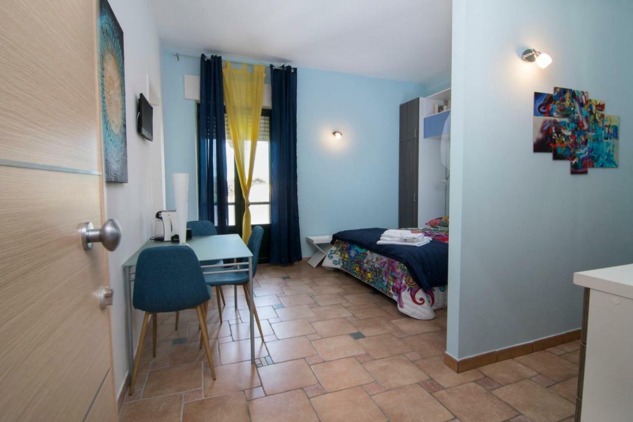 B&B Neptunia Fronte Mare Torre Specchia Ruggeri Luaran gambar